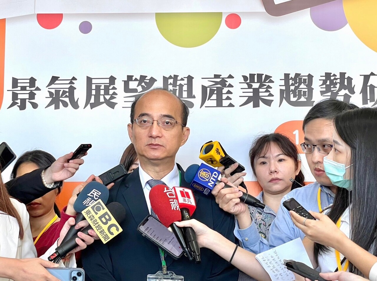 製造業測驗點微幅下滑 台經院看好明年出口、投資