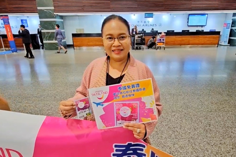 免簽首日  泰國觀光局台北辦事處桃機送網卡