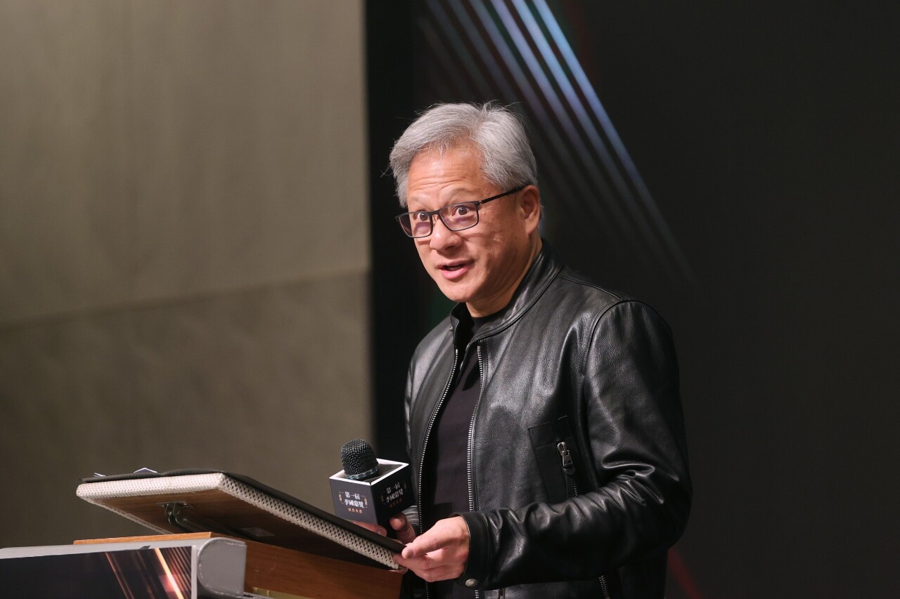 輝達執行長黃仁勳：各國須建設自己的AI基礎設施