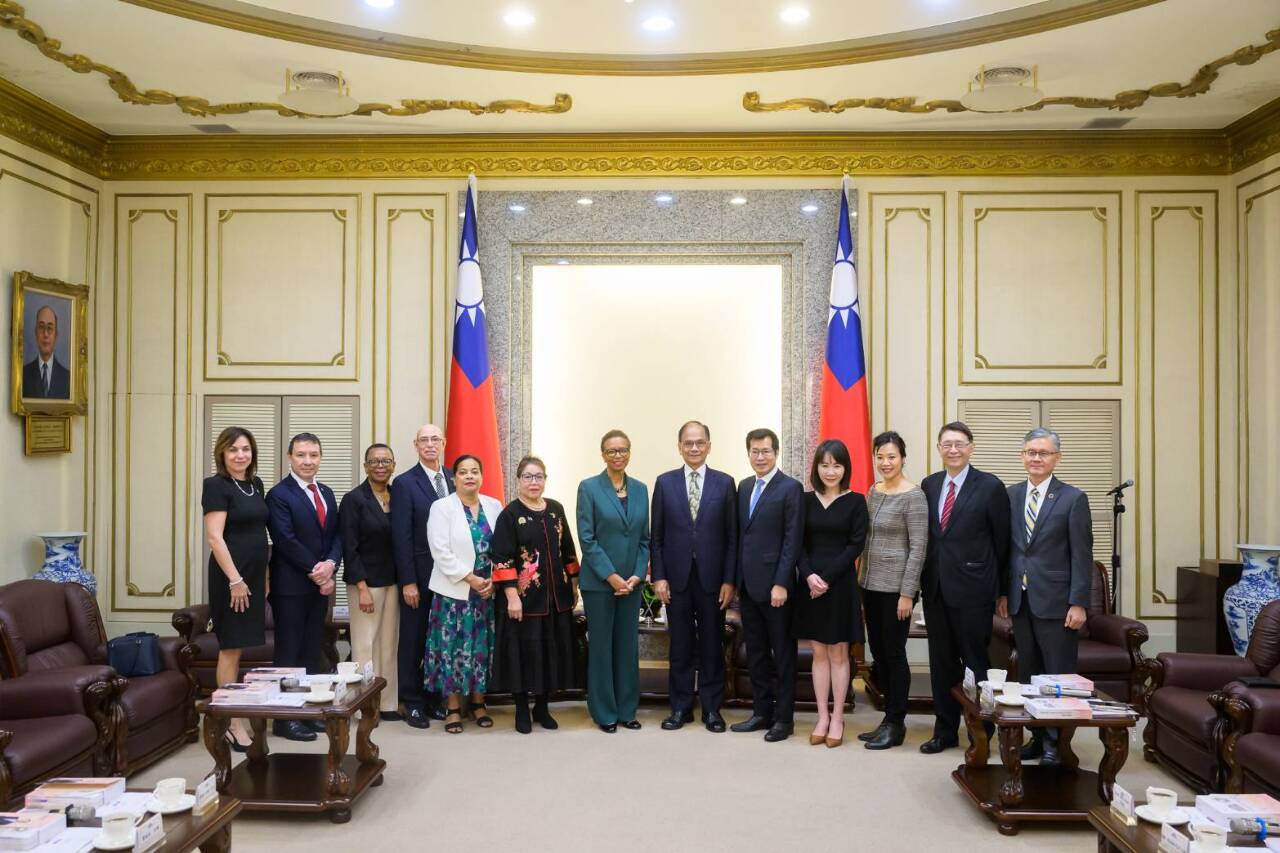 接見友邦駐聯合國常任代表訪團 游錫堃盼齊抗中國威脅