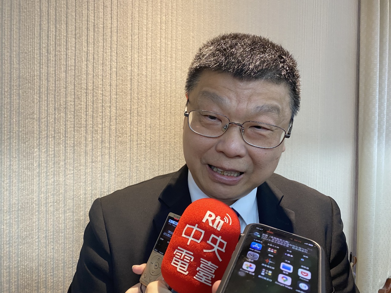自認服務不輸高鐵 台鐵董座杜微：票價確實需調整