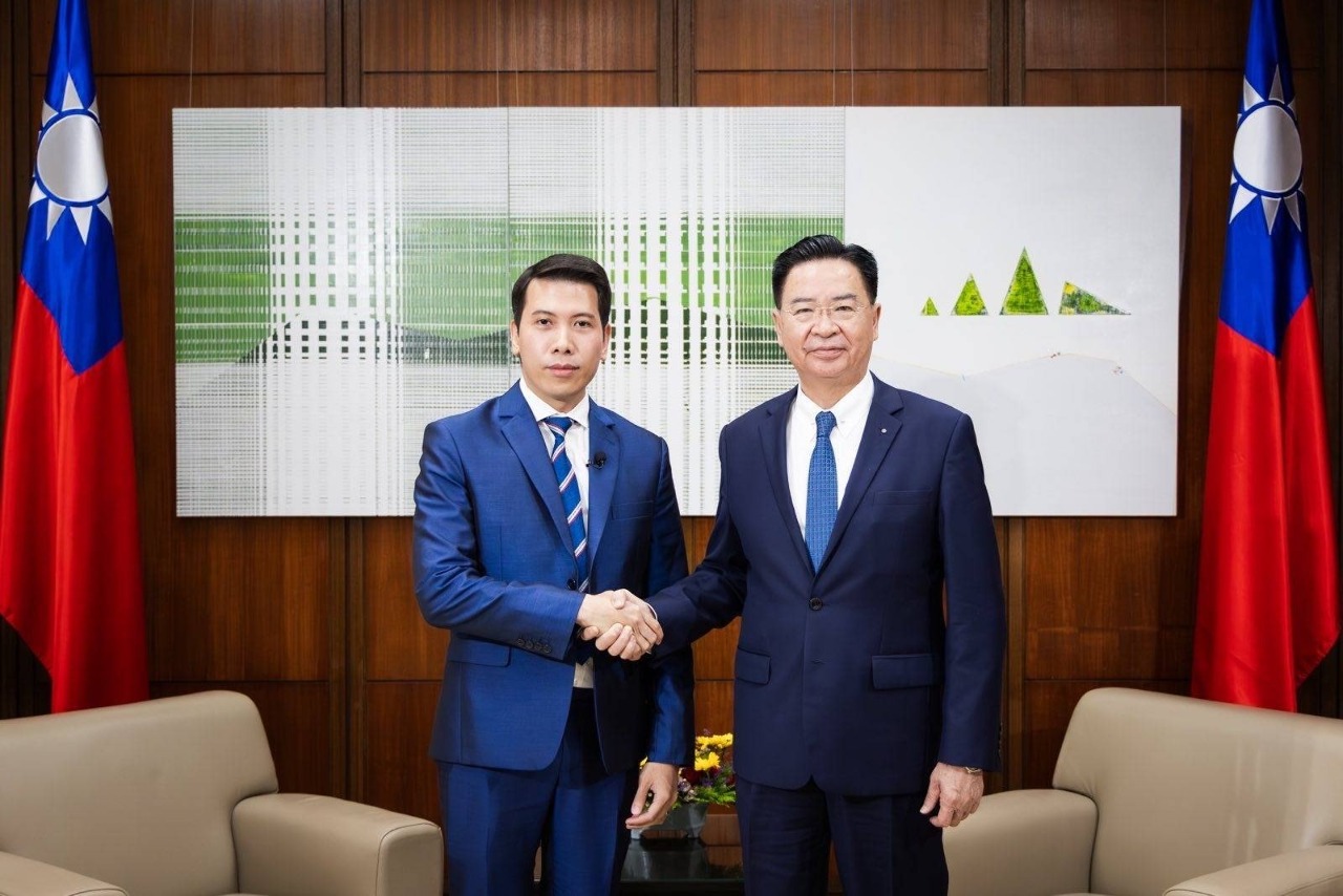不敵中國施壓 泰國公視下架吳釗燮專訪