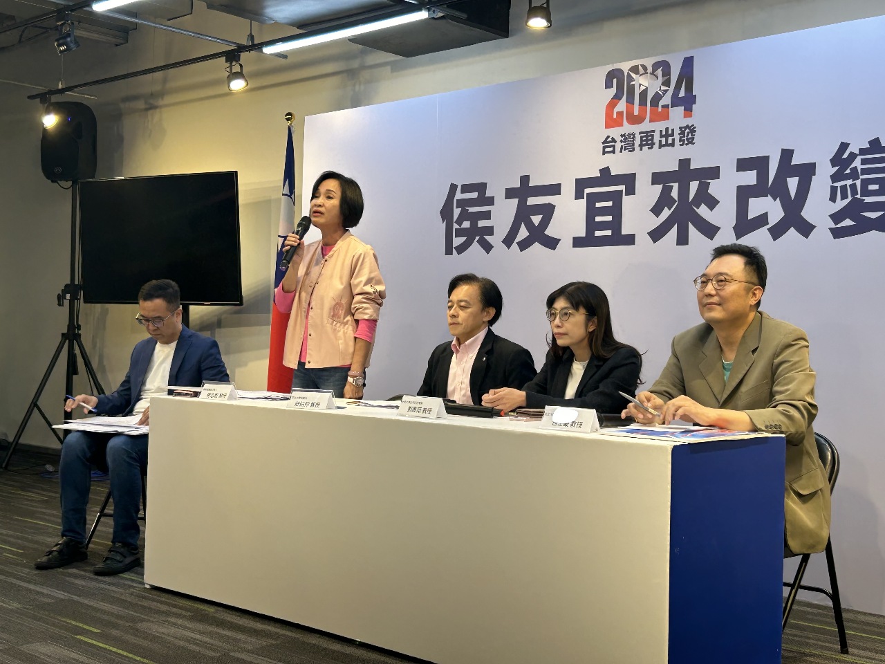 黃珊珊拒絕重審民調 侯辦盼48小時內齊拼湊最後一哩路