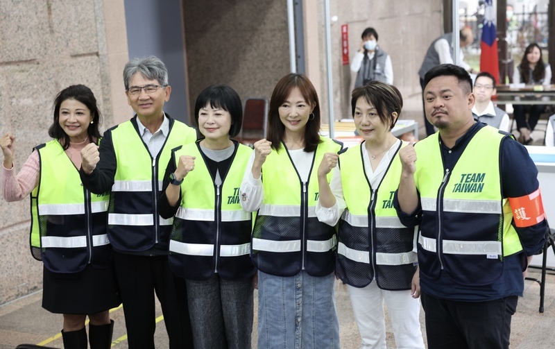 民進黨不分區立委登記 強調守護台灣下一代