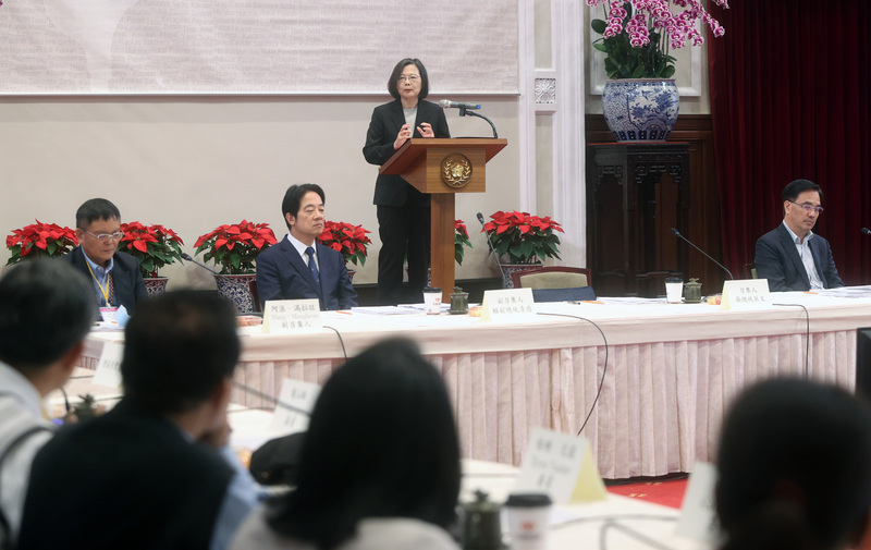 原轉會委員聘期延至明年520 蔡總統：一起努力到任期最後一天