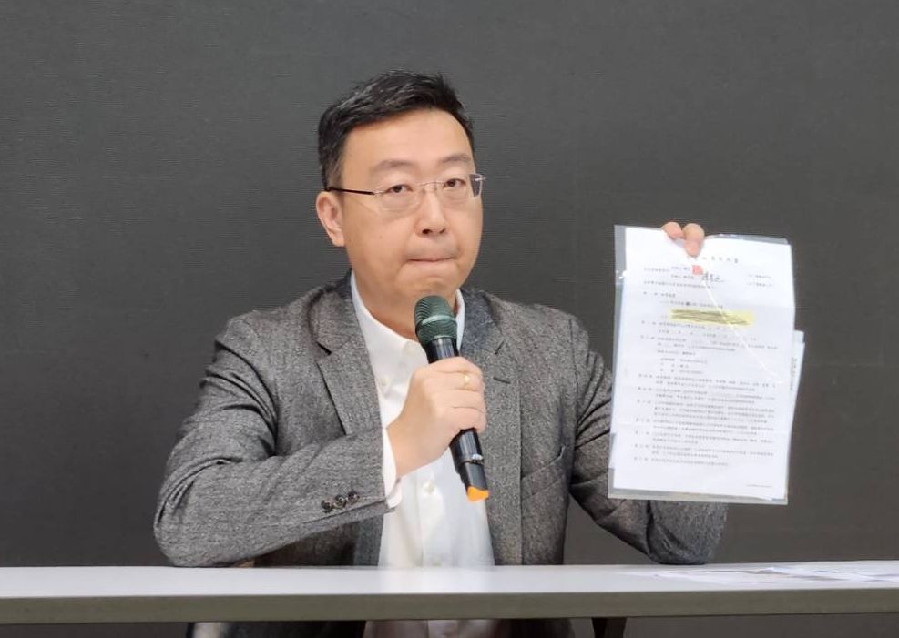 王鴻薇控「金屋藏潘」賴競總出示租約：潘與助理合租