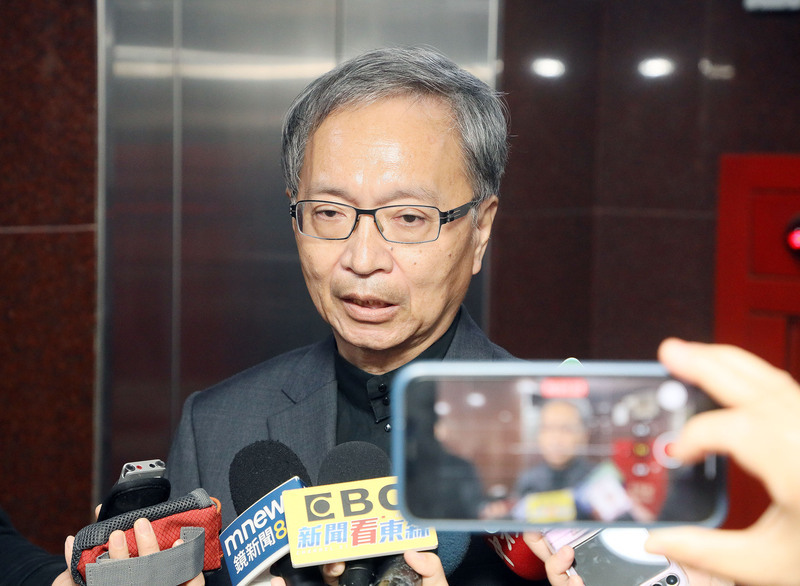 立委擬修法縮短中配入籍年限 薛瑞元：依親家屬恐影響健保