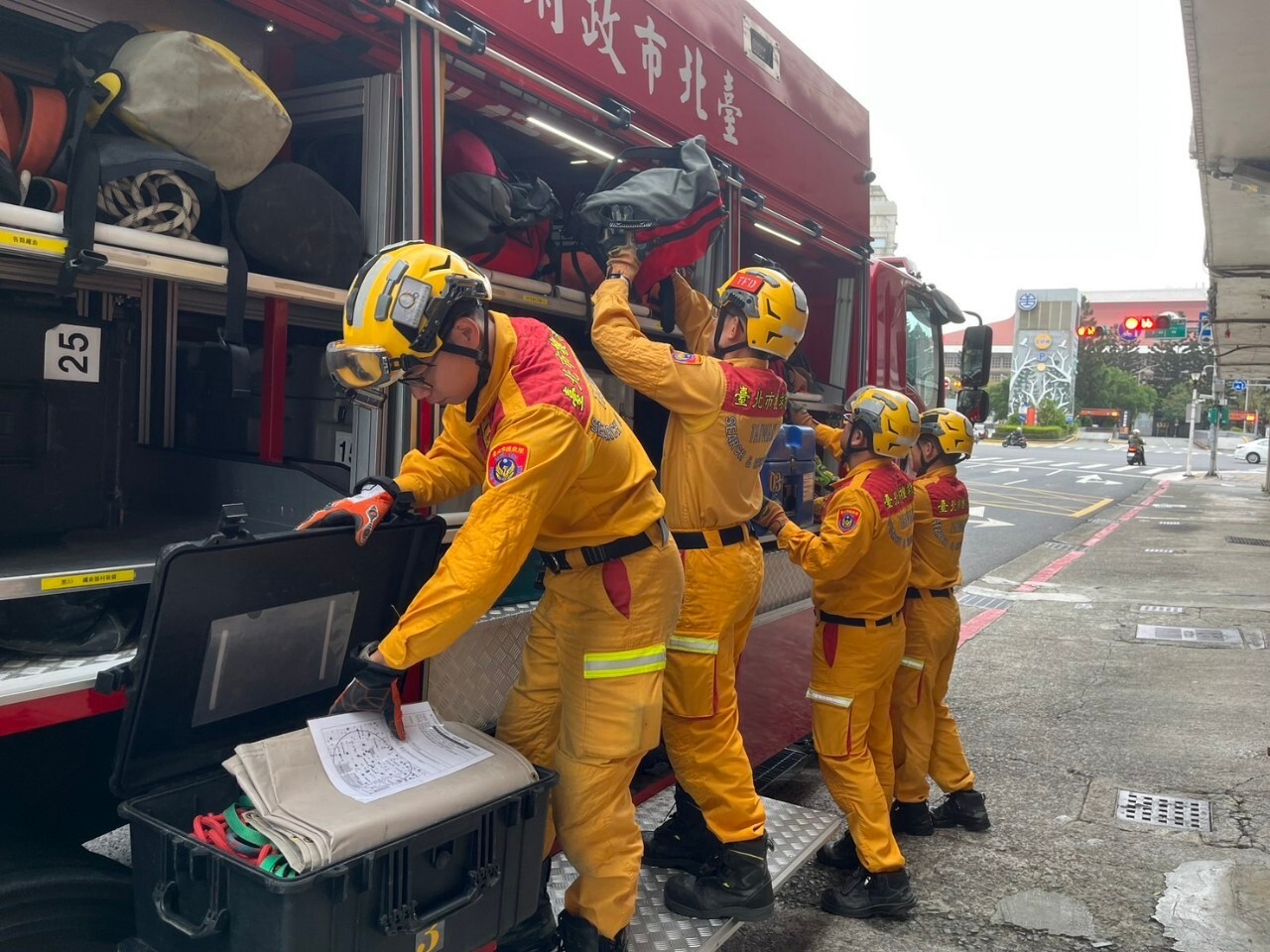 甘肅強震 消防署搜救隊完成整備待命