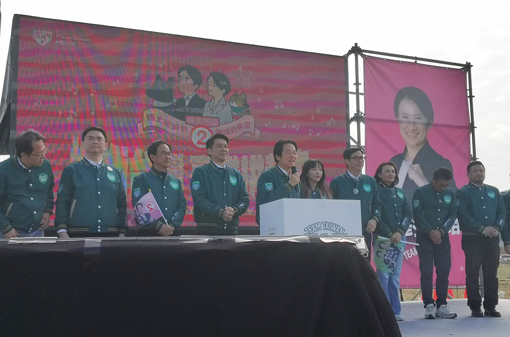 海虎潛艦官兵落海 賴清德高雄造勢時為海軍祈禱