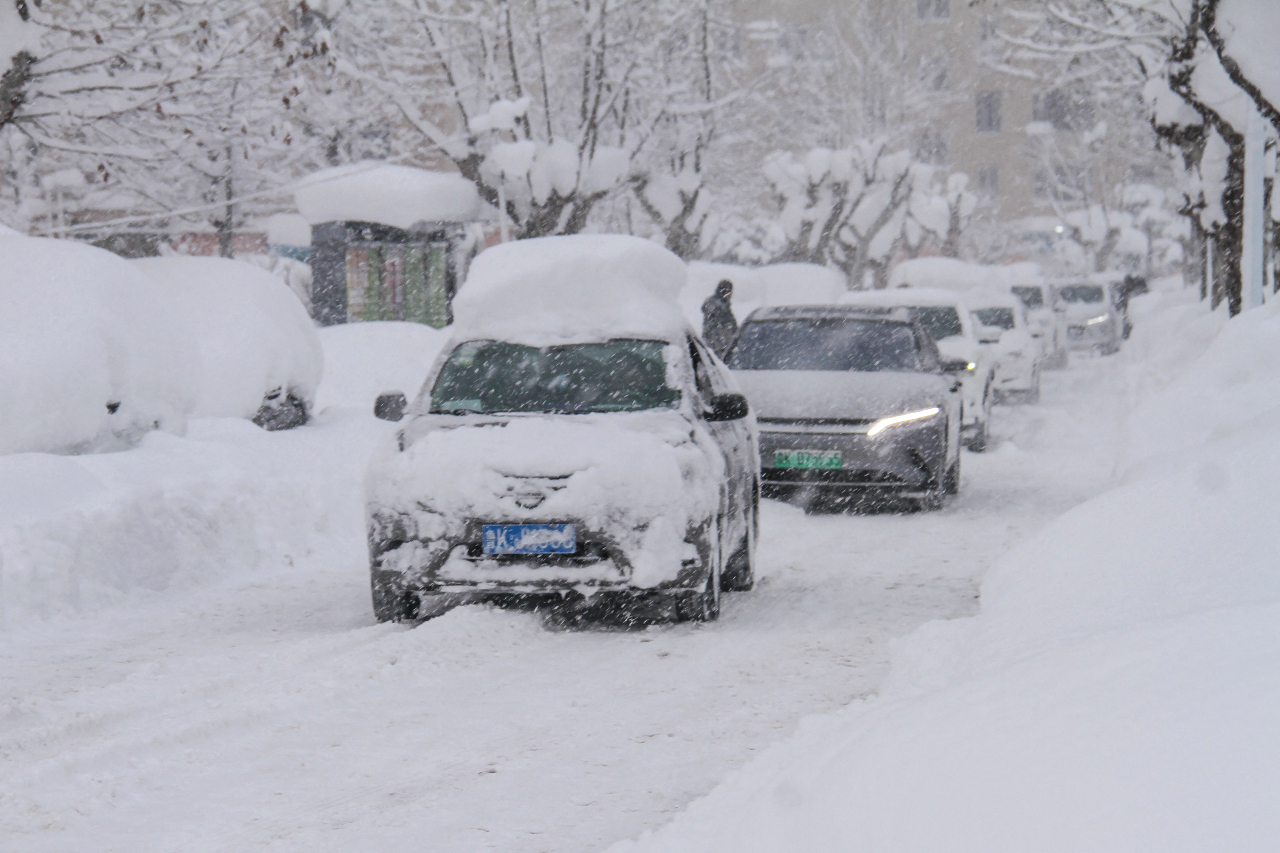 山東遭遇極端天氣 威海打破積雪深度紀錄