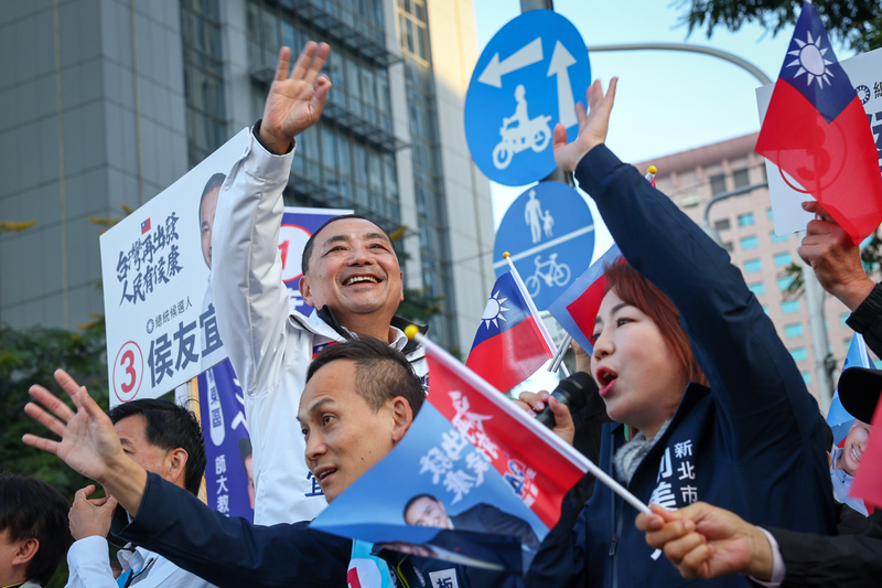 選戰倒數衝刺 侯友宜站路口拜票懇託