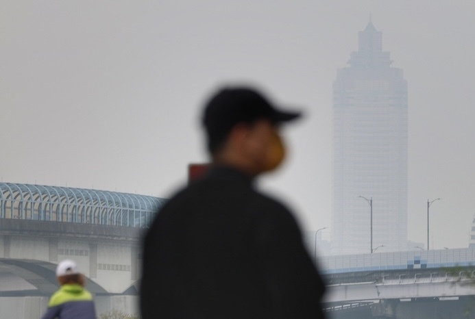 中國霾害南下  7日台灣空品預估亮橘燈