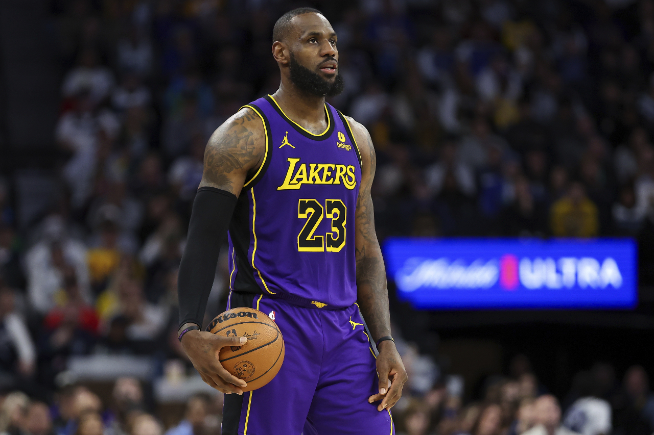 NBA史上第一人 詹皇締造生涯4萬分里程碑