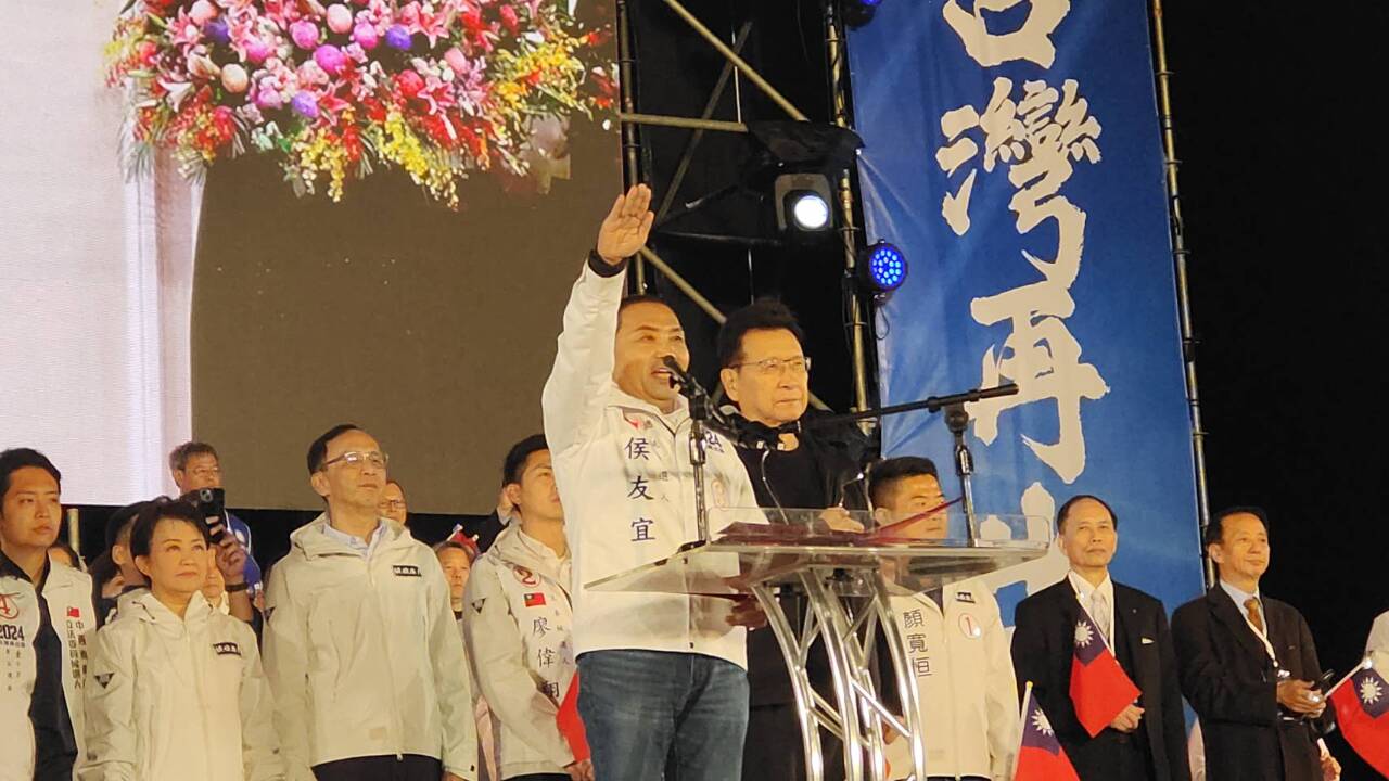 萬人宣誓挺侯康 侯友宜：民進黨卡捷運 欠台中人一個道歉