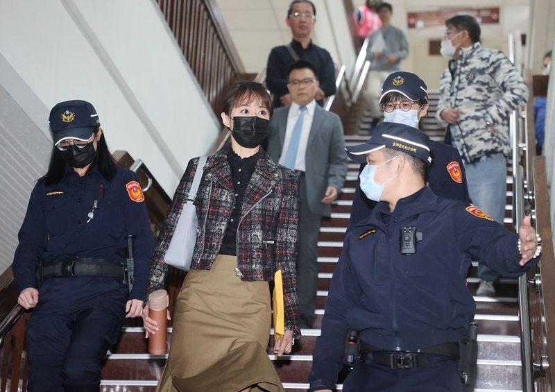 高虹安案開庭 王郁文：離職前捐1月薪水當零用金