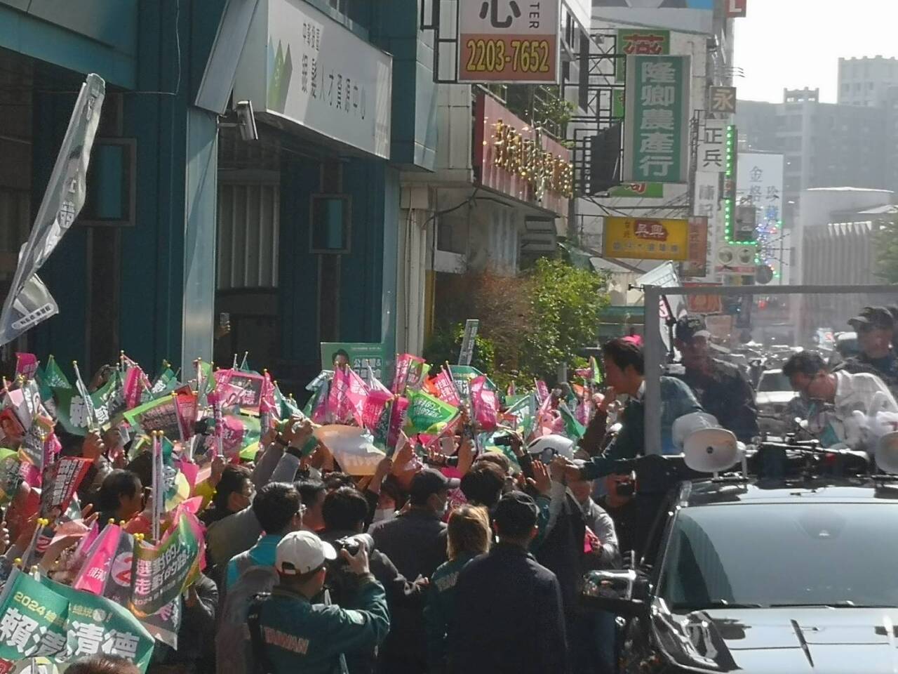 決戰中台灣 賴清德進入大台中車掃為激戰小雞催票