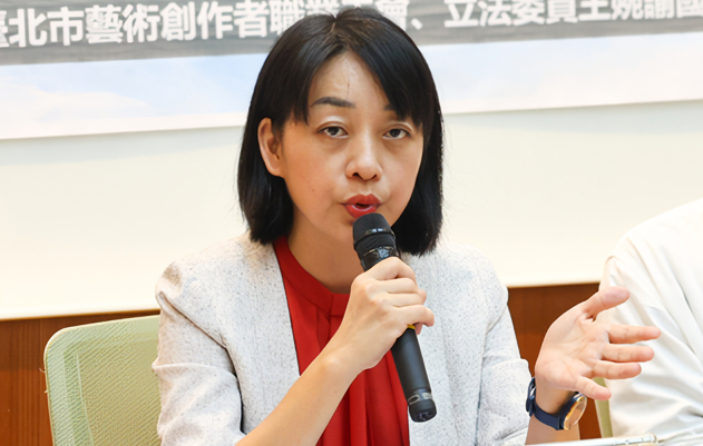 時代力量得票未達門檻 黨魁王婉諭率決策委員會集體總辭