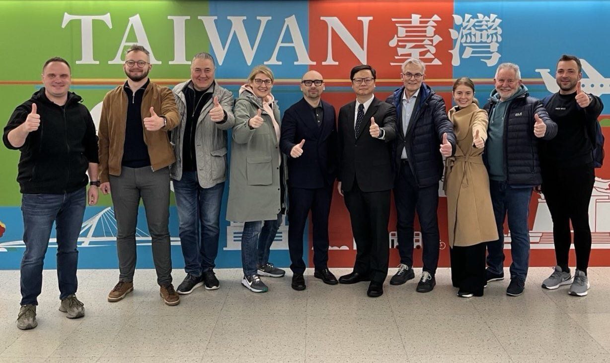 賀完成民主選舉  立陶宛國會友台小組訪台