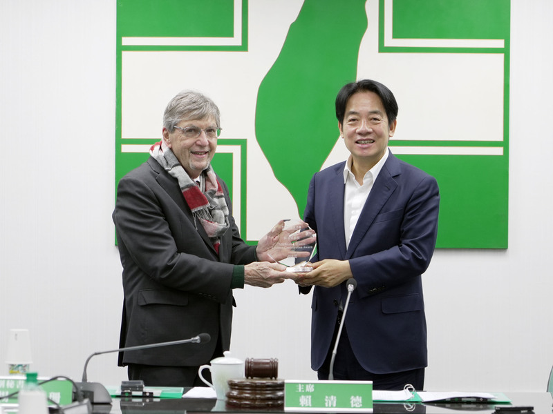 民進黨駐美代表處主任彭光理將退休 賴清德頒獎章感謝