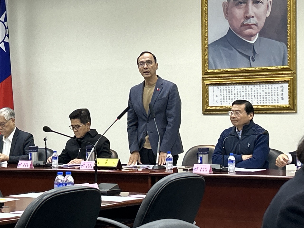 藍中常會通過「韓江配」角逐立院正副院長 朱立倫：配合會非常完美