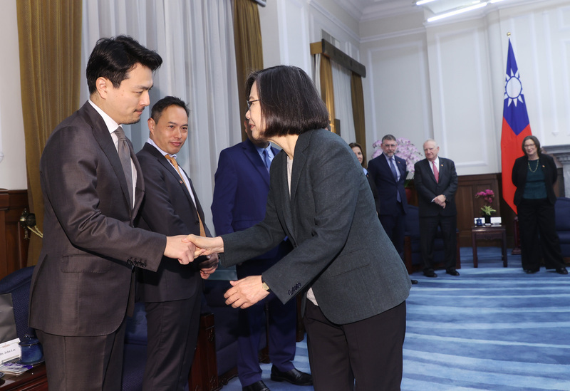 總統：持續穩定供應鏈、推動國防改革 展現守護民主自由決心