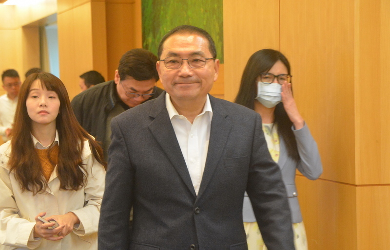 總統賴清德、副總統蕭美琴就任 侯友宜贈花籃卡片16字祝賀