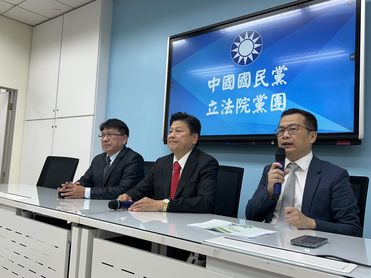 白推黃珊珊選國會龍頭 傅崐萁：深刻祝福、全面合作