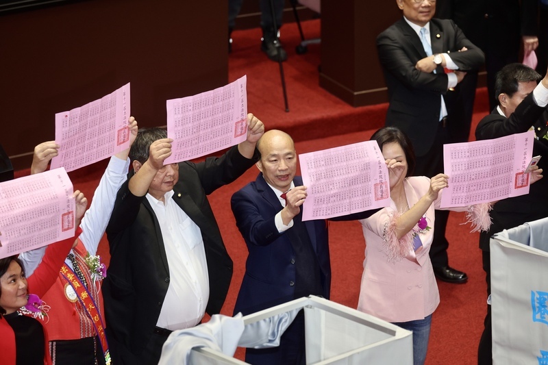 亮票！憲法和法律如何看？