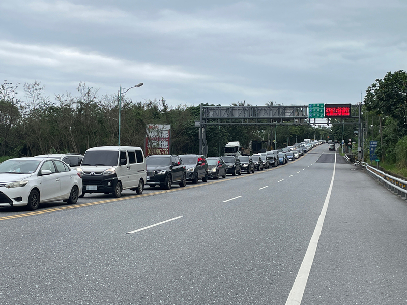 蘇花路廊南下車潮最高峰  估大年初一凌晨起湧現