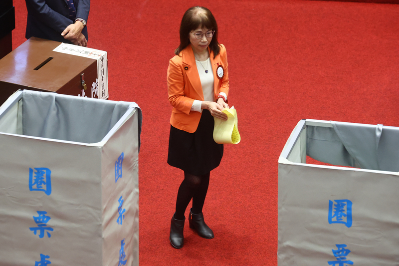 手沾印泥成廢票 陳昭姿請辭民眾黨團幹事長