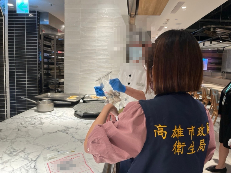 高雄饗食天堂疑食物中毒 衛生局要求停業清消