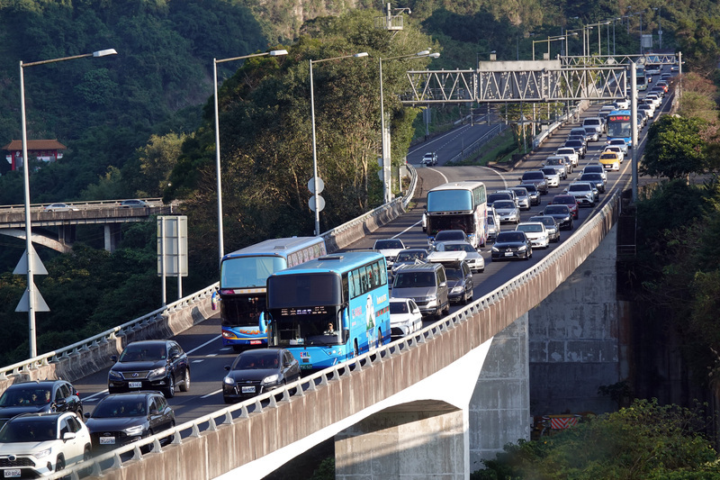 春節尾聲  估初四現北返車潮App掌握路況