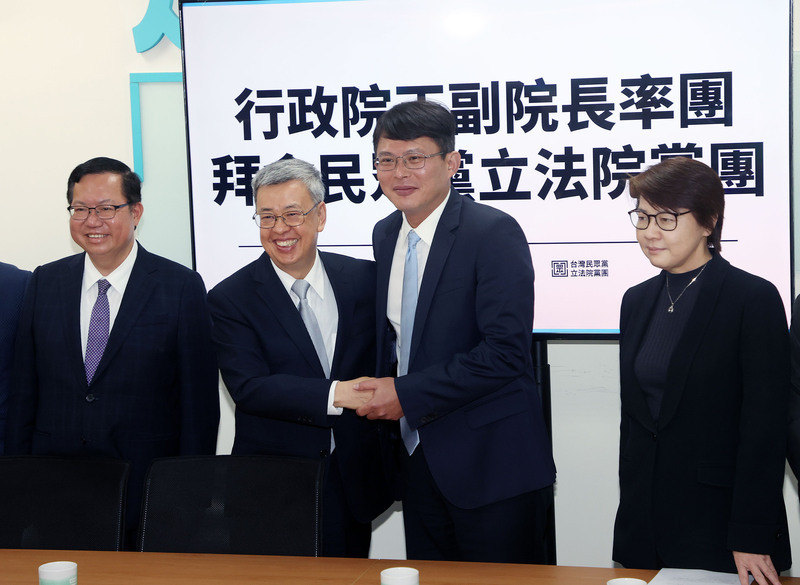 台印度簽署移工MOU 陳揆：台灣決定人數、產業 會審慎處理
