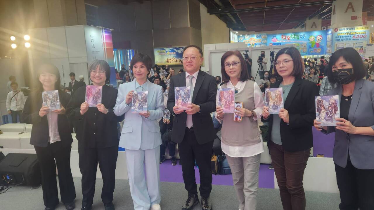 孫翠鳳、唐美雲台北國際書展「王見王」 劇透《1624》秘辛