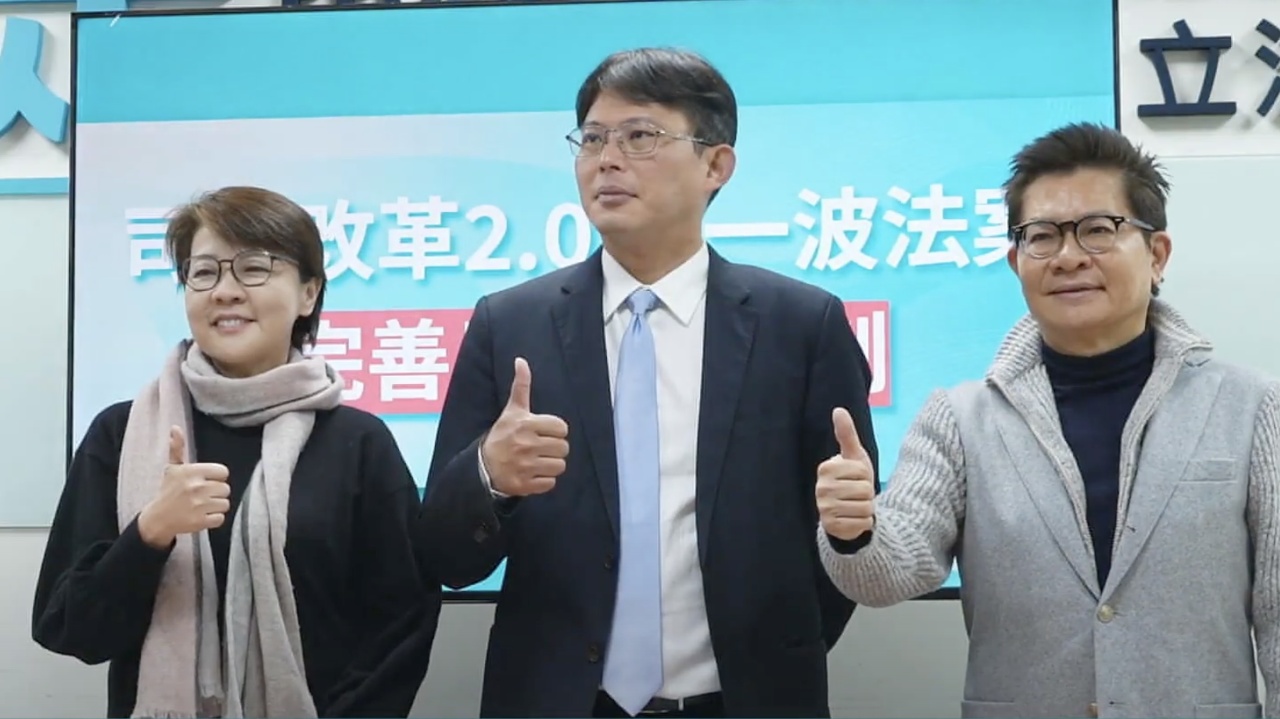 藍傳禮讓白菜鳥當召委 黃國昌：黃珊珊、林國成有民代經驗