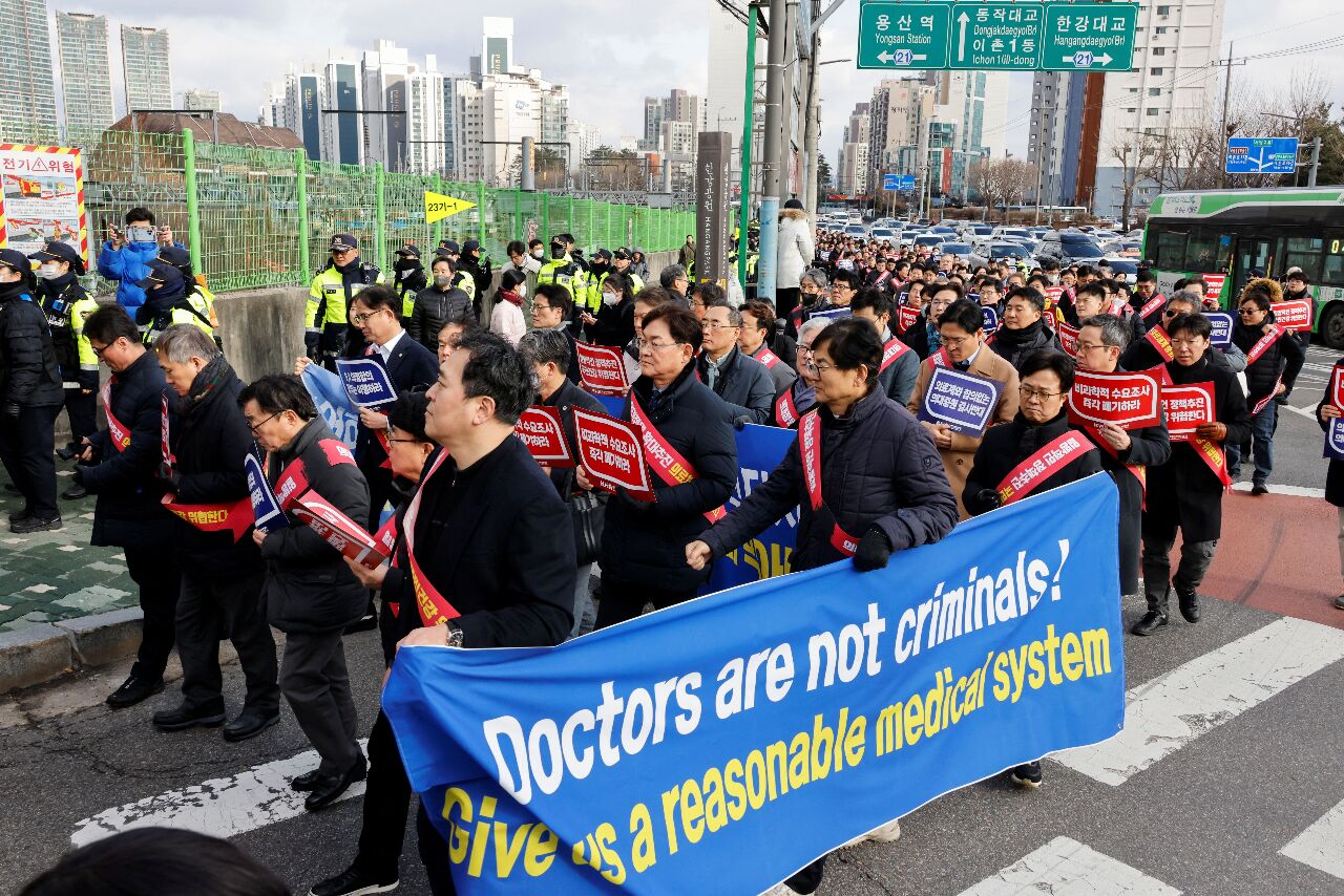 一起聽世界／政府屈服醫生壓力 韓國終將面臨醫療人力缺口？