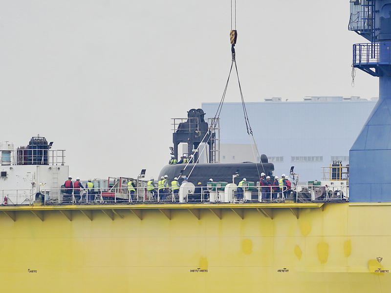 浮塢進水坐底 海軍：人員無傷損、釐清肇因