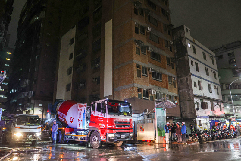新北三重工地疑滲水 鄰棟建物傾斜補強穩定地質