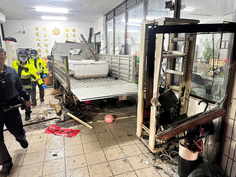 八堵派出所遭撞員警不治 林右昌：全力撫卹