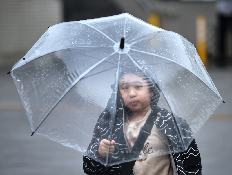 北台灣白天濕冷  入夜後降雨機率更增