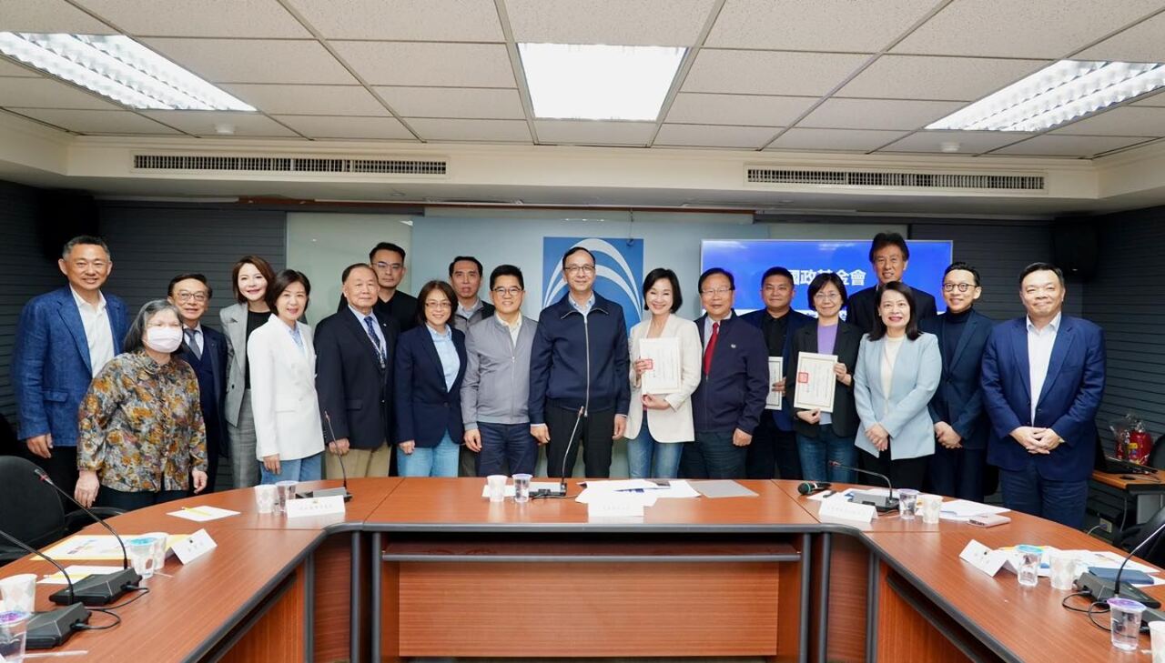 朱立倫：智庫以內造、輕量、合作原則轉型