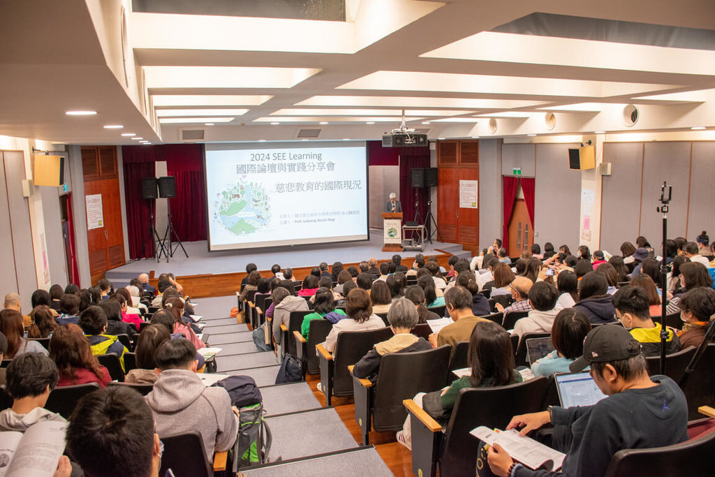 面對新世代憂鬱風暴 美學者涅吉來台暢談慈悲教育
