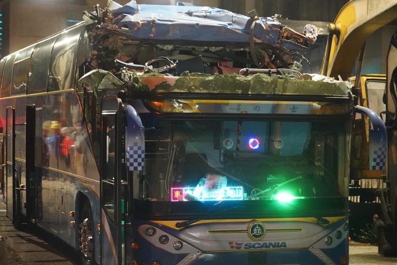 遊覽車撞涵洞釀死傷 旅行社投保意外死亡250萬