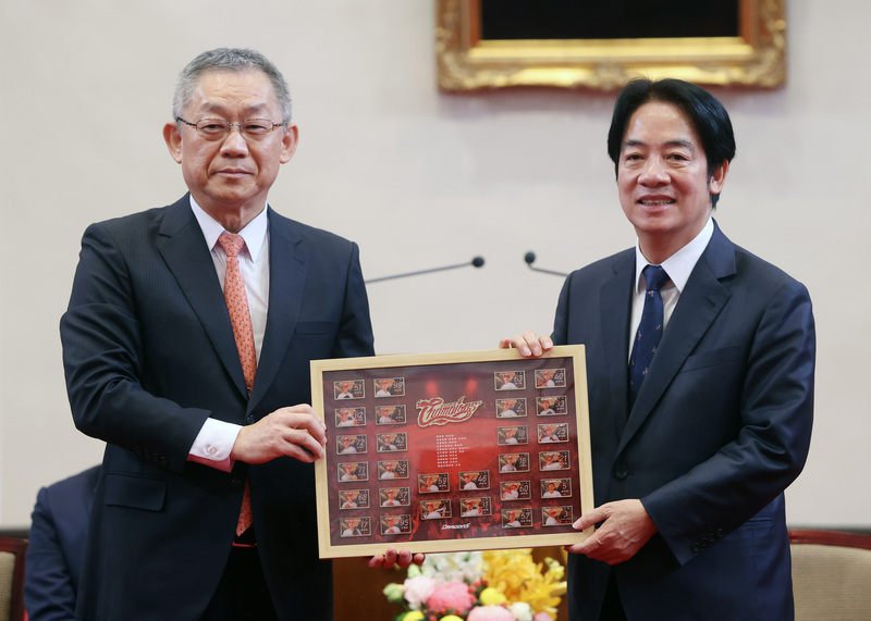 蔡其昌感謝蔡總統支持棒球 期待「真球迷」賴清德進場當球評