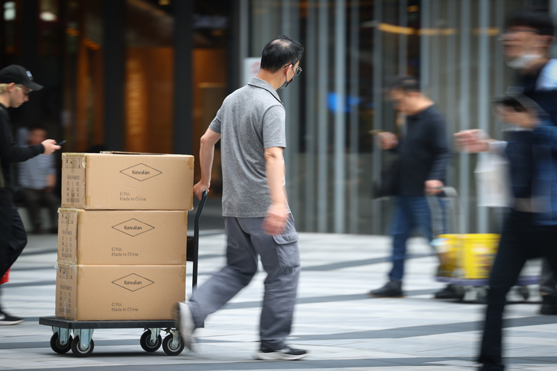 5月失業率續創24年來同月最低 週工時未達35小時者罕見大增