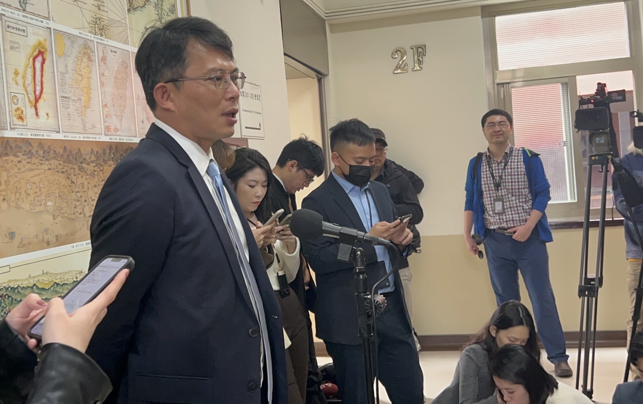 急募120萬責任額 黃國昌開直播火速達標 黃珊珊po文拜託支持