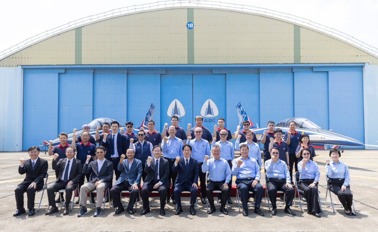 賴清德與機械工具機業者座談 視導高教機產線了解國機國造