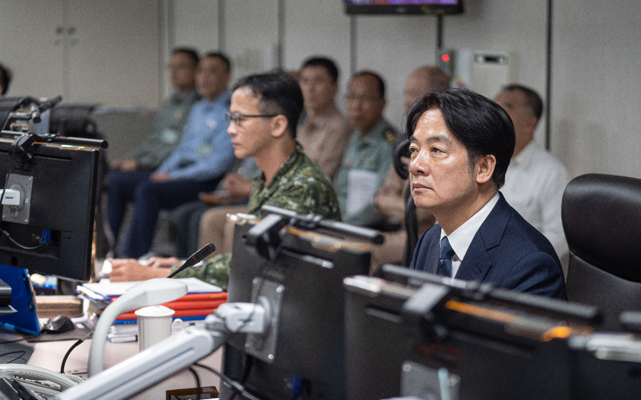 賴蕭赴國防部及衡山指揮所 了解國防事務及運作機制