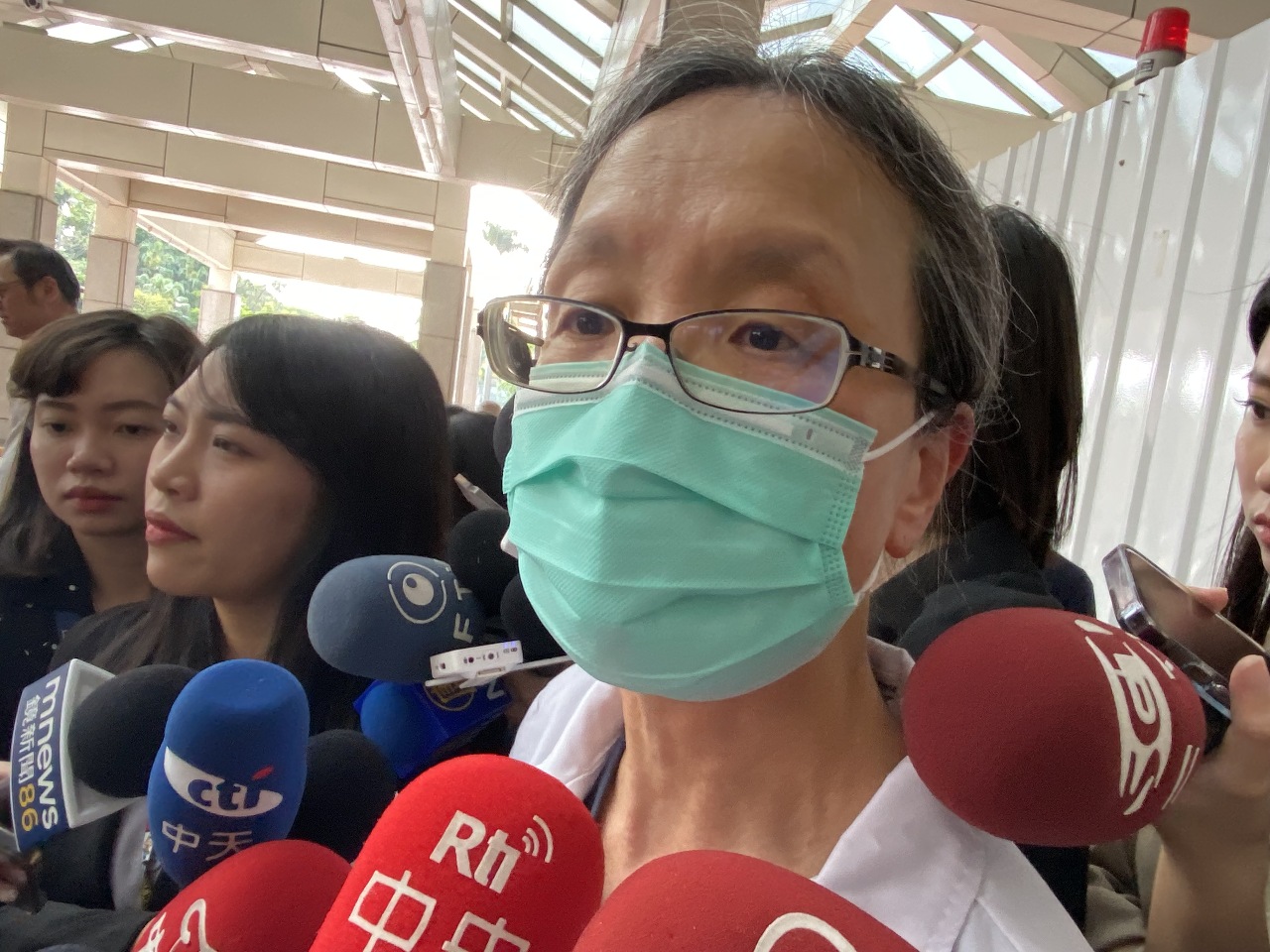 台大法醫所長：寶林廚師手上劑量比台積電晶片還小
