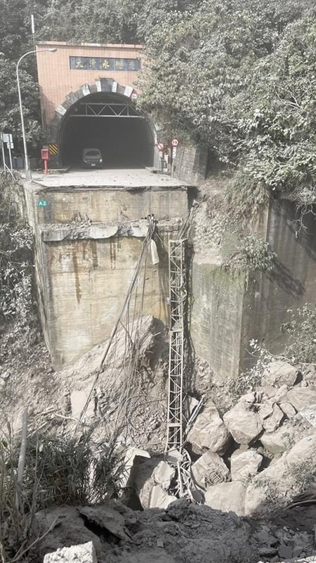 花蓮強震鐵公路中斷 海軍：完成疏運與救災準備